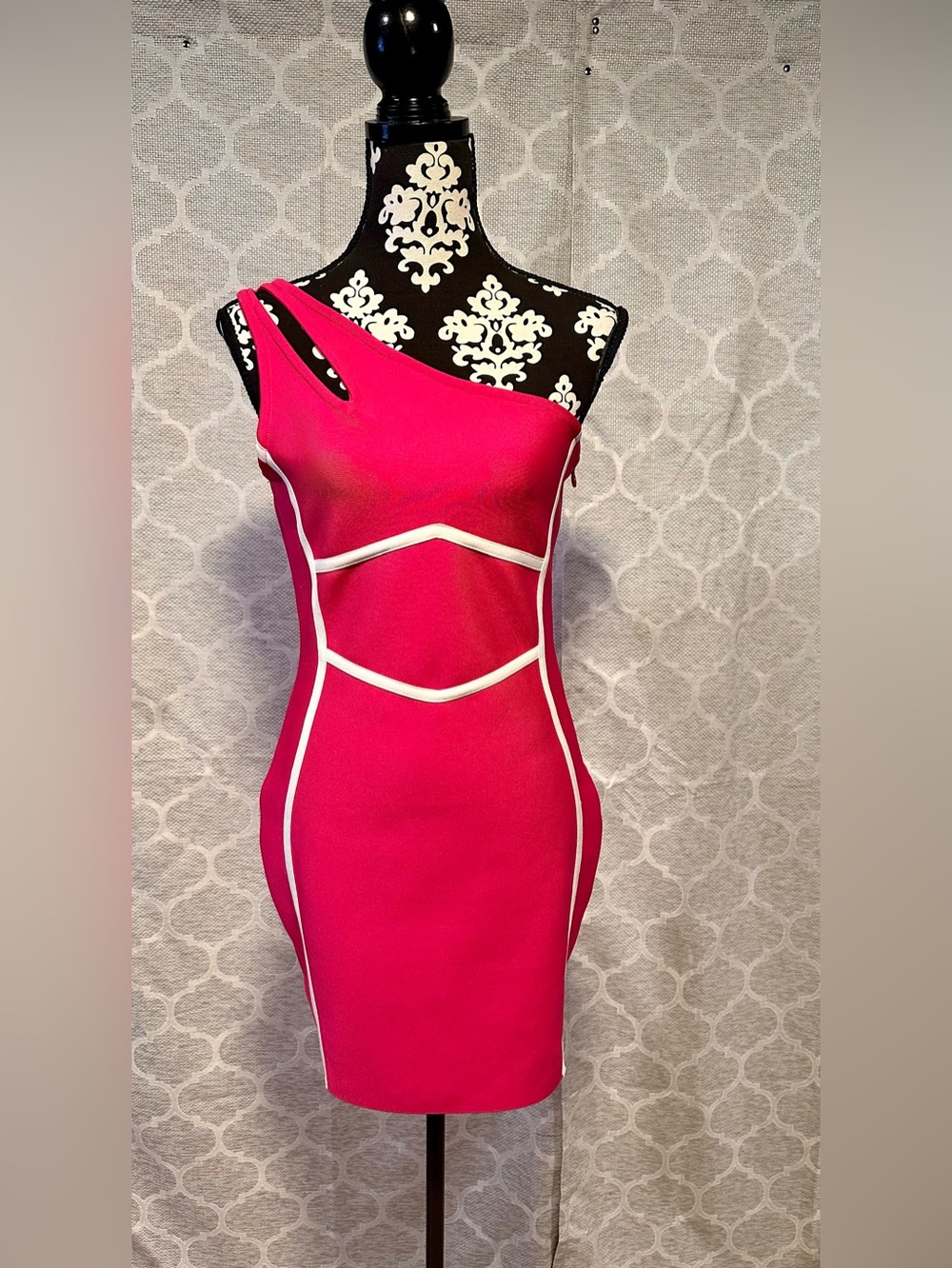 NWT BAOSUU Asymmetric Hot Pink Bodycon Bandage Mini Dress with white piping Sz S